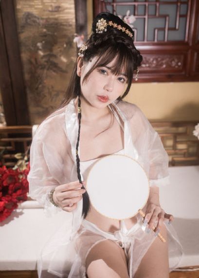 可疑的美容院在线