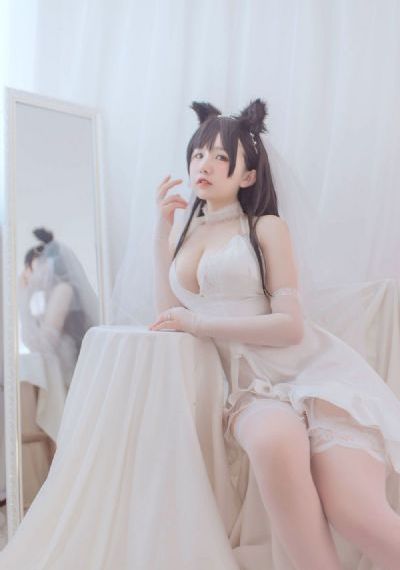 裙子底下是怪兽