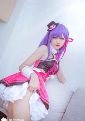 美谷朱里