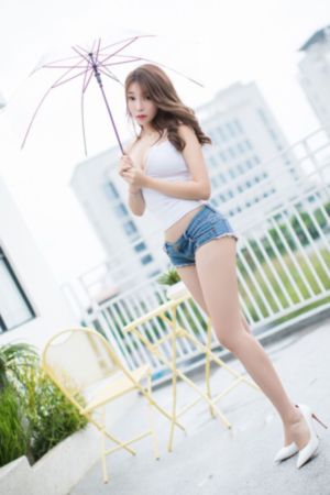 女大学生的沙龙室完整版