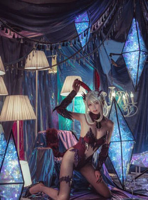 穿制服的女孩
