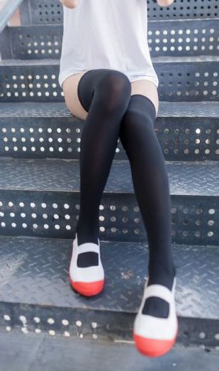 剃须然后捡到女高中生